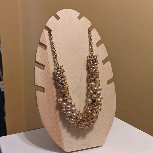 Beaded pearl and crystal cluster statement necklace - Picture 4 of 16
